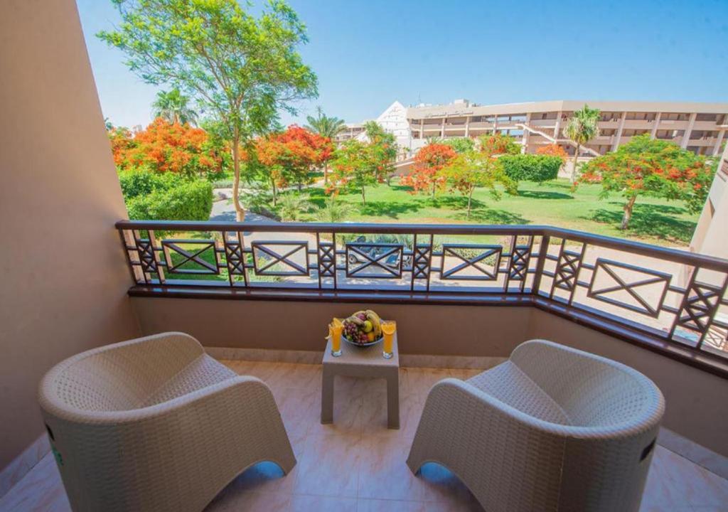 PHARAOAH AZUR RESORT